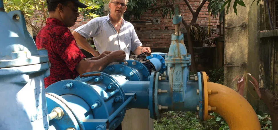 Setting from Bangladesh water supply with Thomas Abildgaard Jørgensen from VCS Denmark